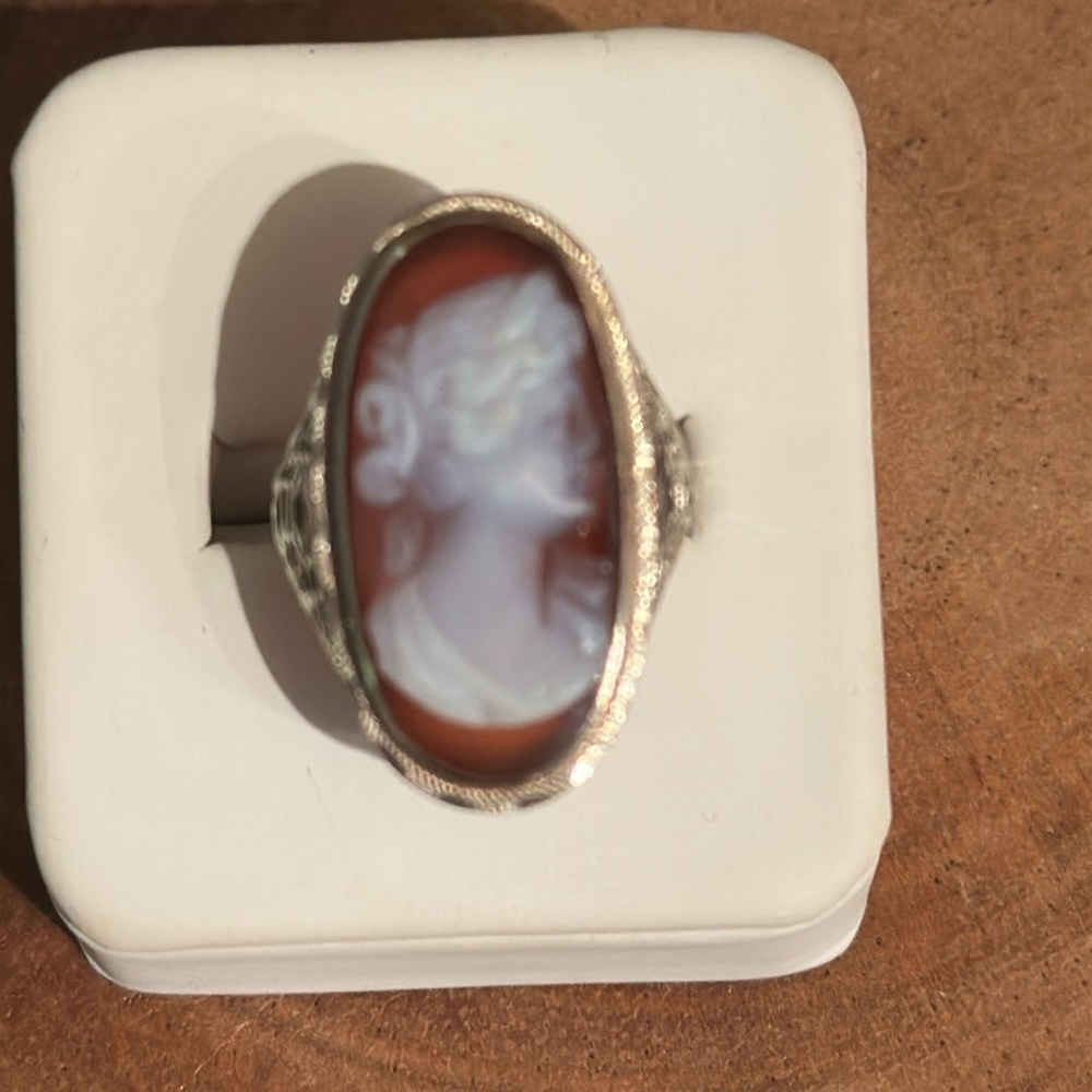 14 karat white gold Cameo Ring size 5 - Picture 2 of 4